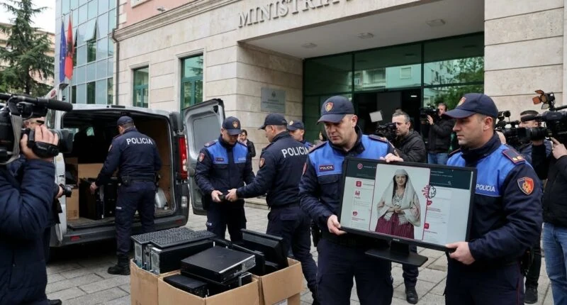 В Албанії штучну міністерку підозрюють у хабарництві біткоїнами