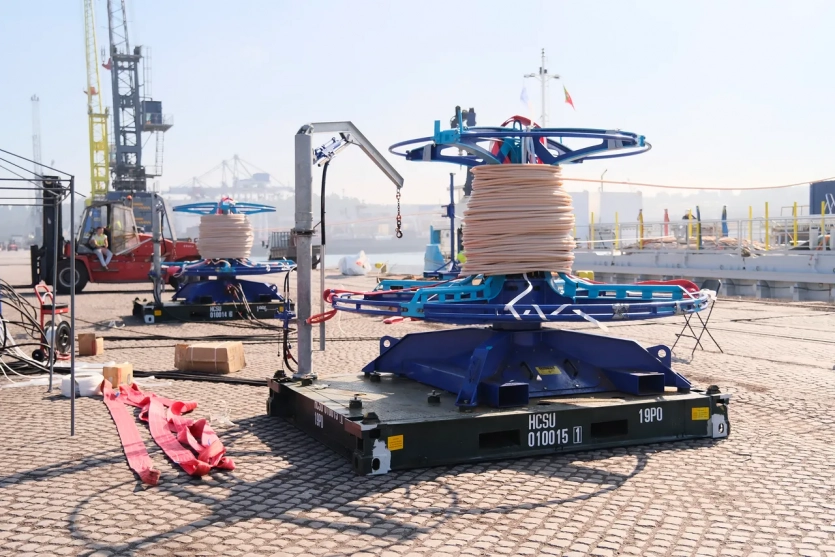 Легендарний TAT-8 повертається: перший трансатлантичний оптоволоконний кабель почали піднімати з дна океану