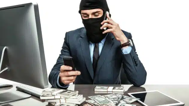 В Україні активізувалась нова поштова шахрайська схема: як не втратити гроші